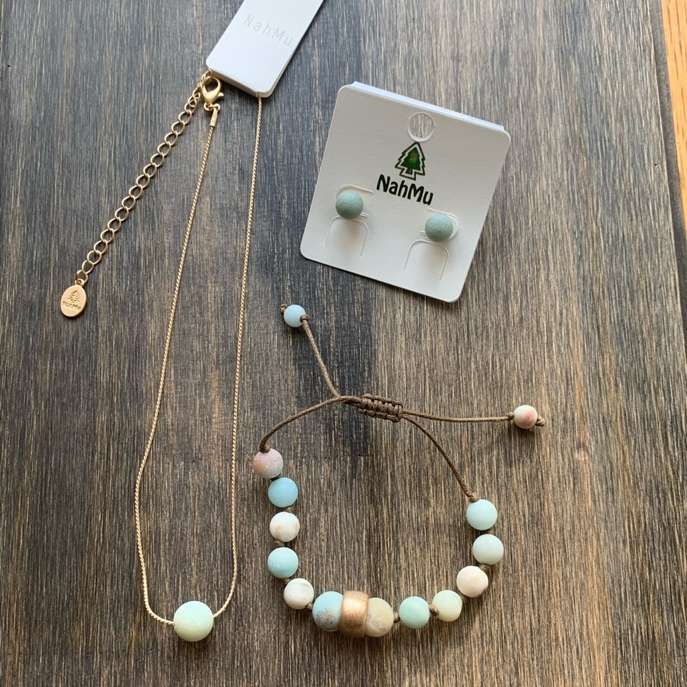 Sale New Nahmu jade and gold jewelry gift set